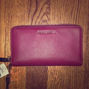 Michael Kors Wallet/Wristlet